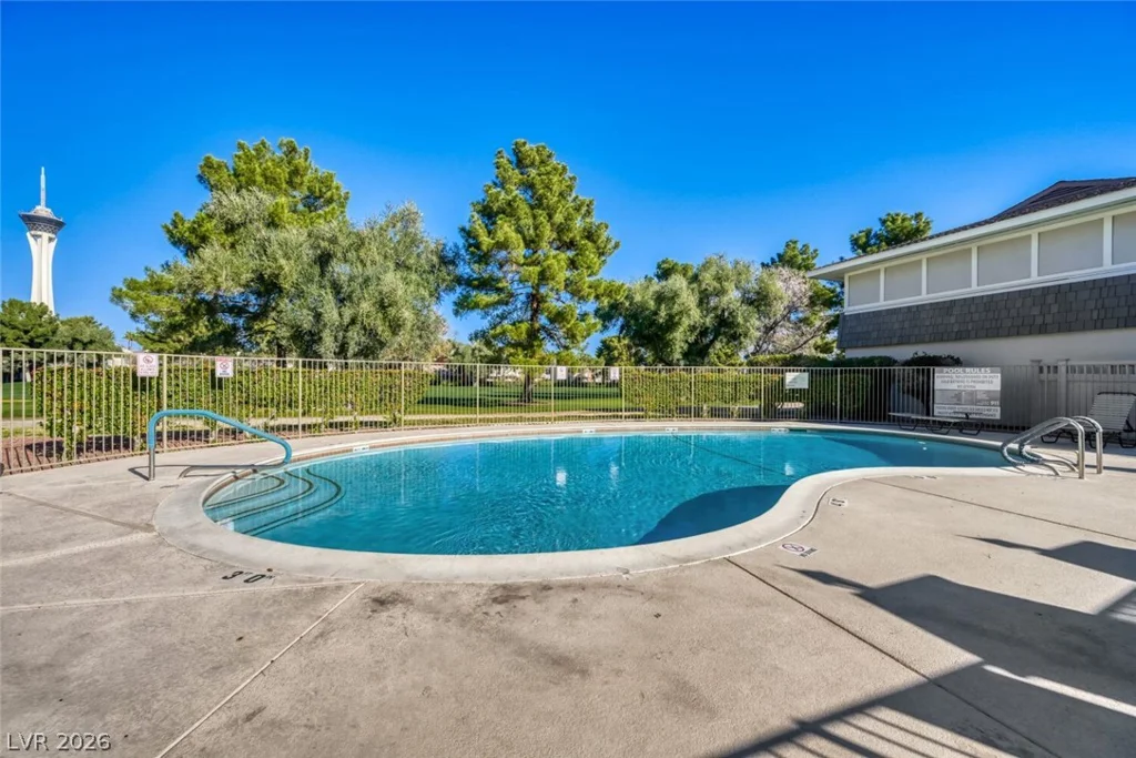 668 Oakmont, Las Vegas, NV 89109