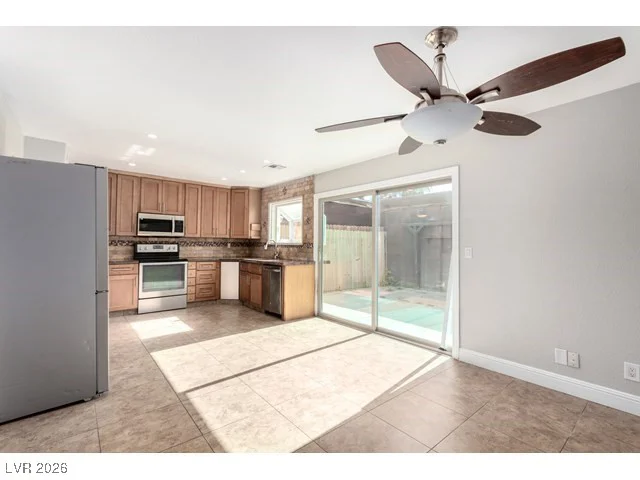 3374 China, Las Vegas, NV 89121