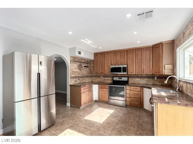 3374 China, Las Vegas, NV 89121