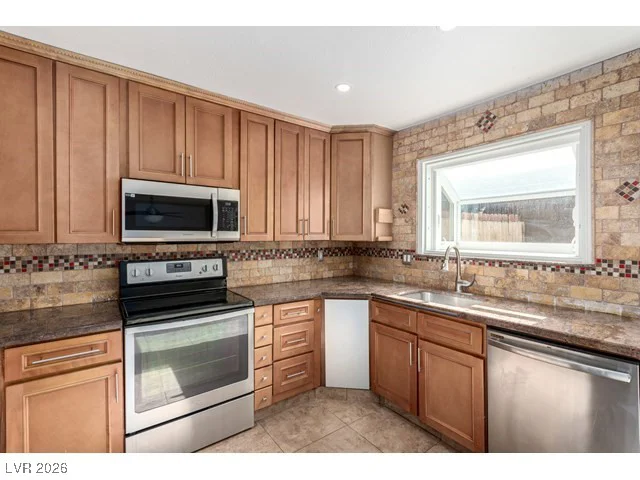 3374 China, Las Vegas, NV 89121