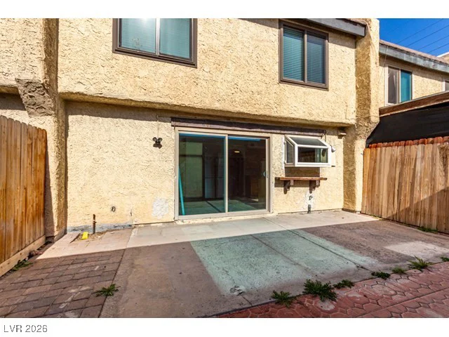 3374 China, Las Vegas, NV 89121