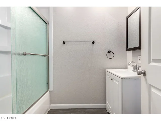 3374 China, Las Vegas, NV 89121