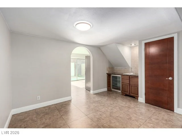 3374 China, Las Vegas, NV 89121