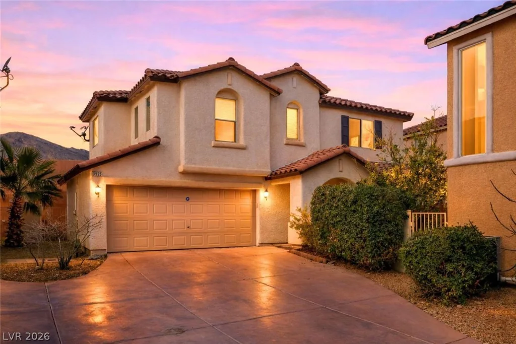 3925 Bayamon, Las Vegas, NV 89129