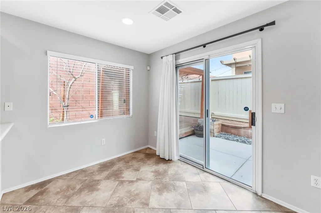 3925 Bayamon, Las Vegas, NV 89129