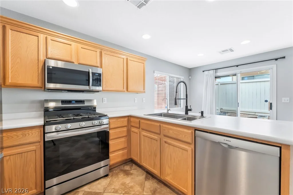 3925 Bayamon, Las Vegas, NV 89129