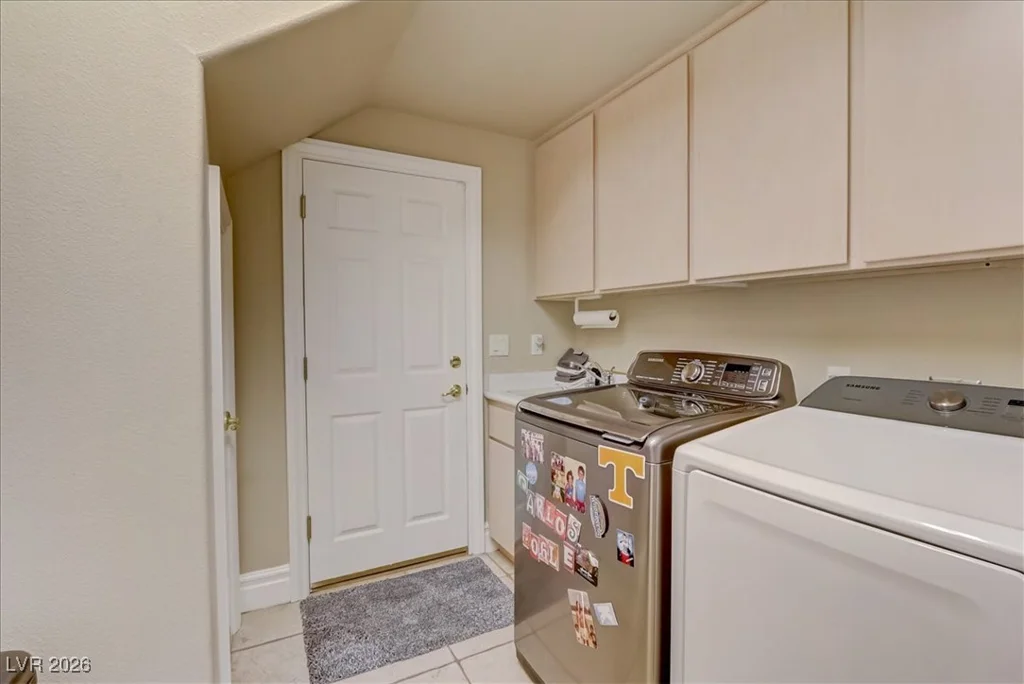 2500 Wimbledon, Las Vegas, NV 89107