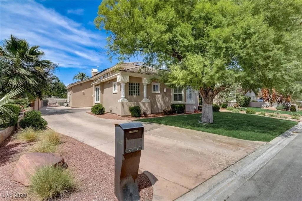 2500 Wimbledon, Las Vegas, NV 89107