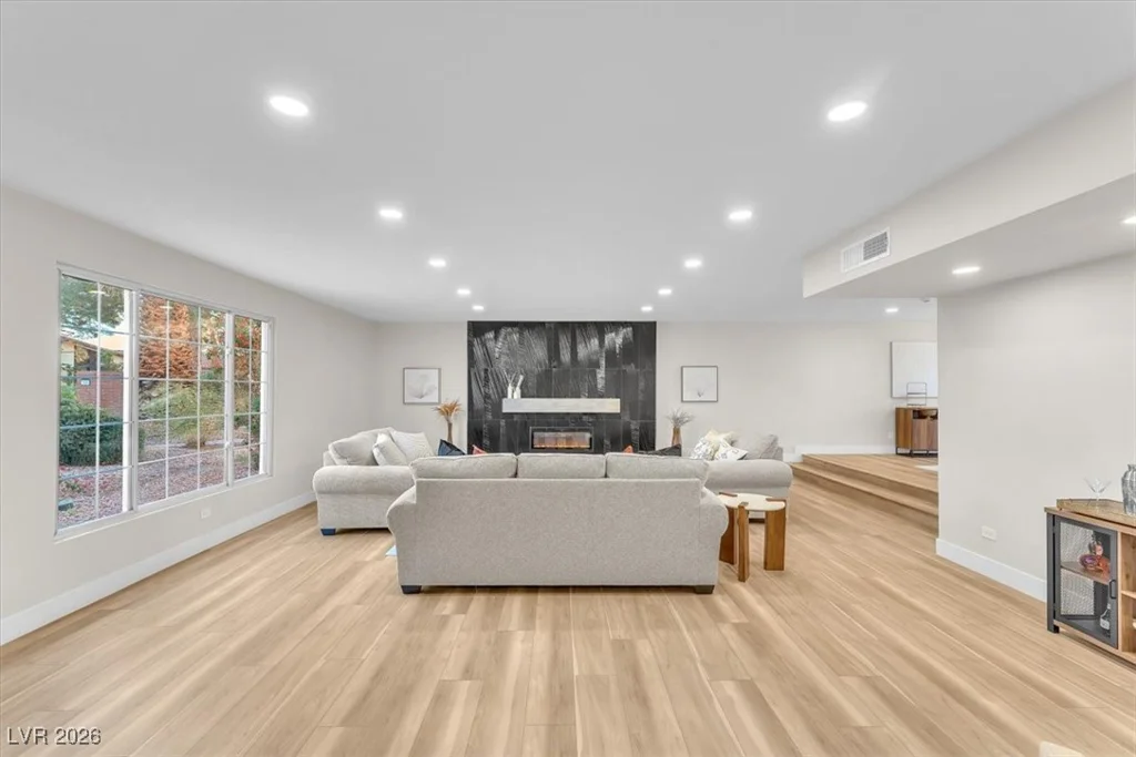 2868 Vista Del Sol, Las Vegas, NV 89120