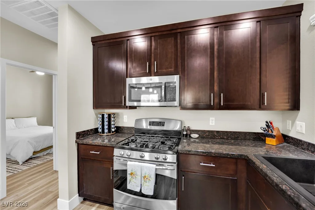 9378 Hilgard, Las Vegas, NV 89178