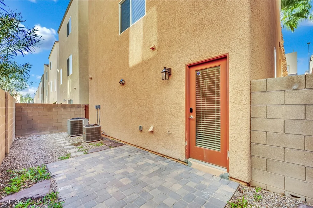 9378 Hilgard, Las Vegas, NV 89178