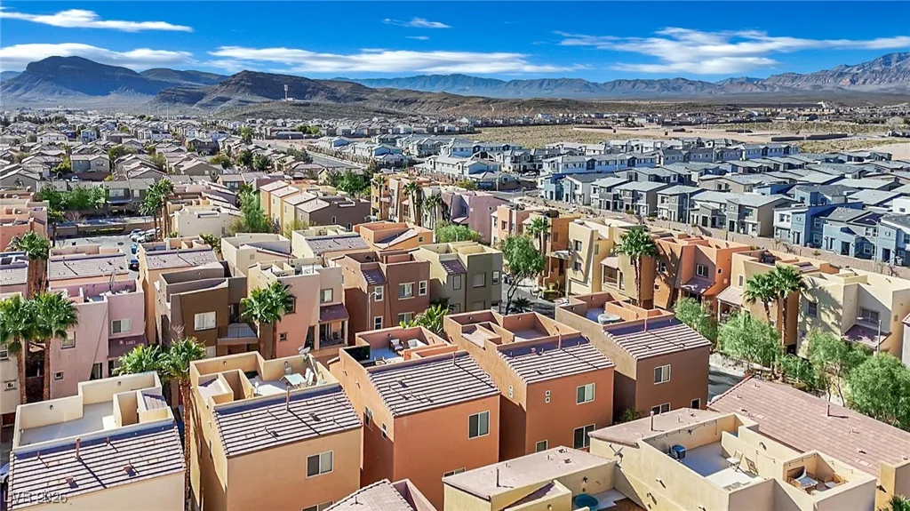 9378 Hilgard, Las Vegas, NV 89178