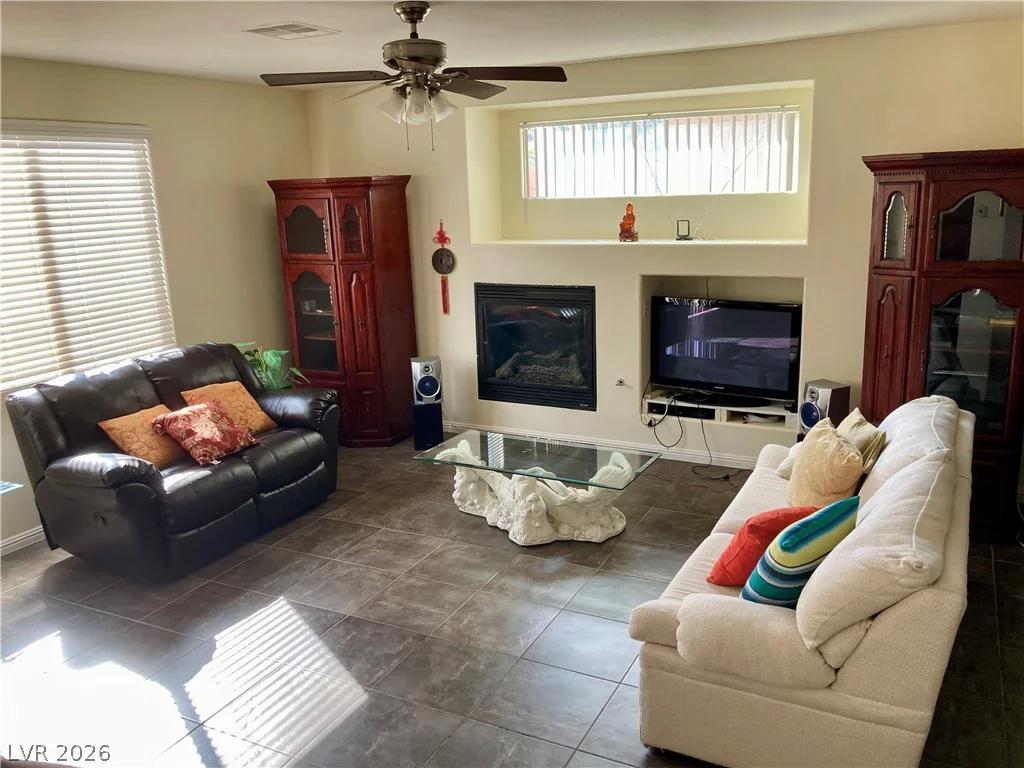 644 Newberry Springs, Las Vegas, NV 89148