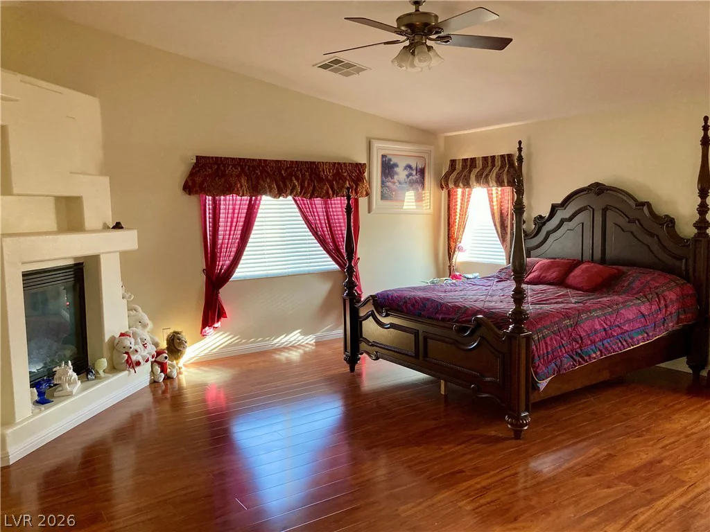 644 Newberry Springs, Las Vegas, NV 89148