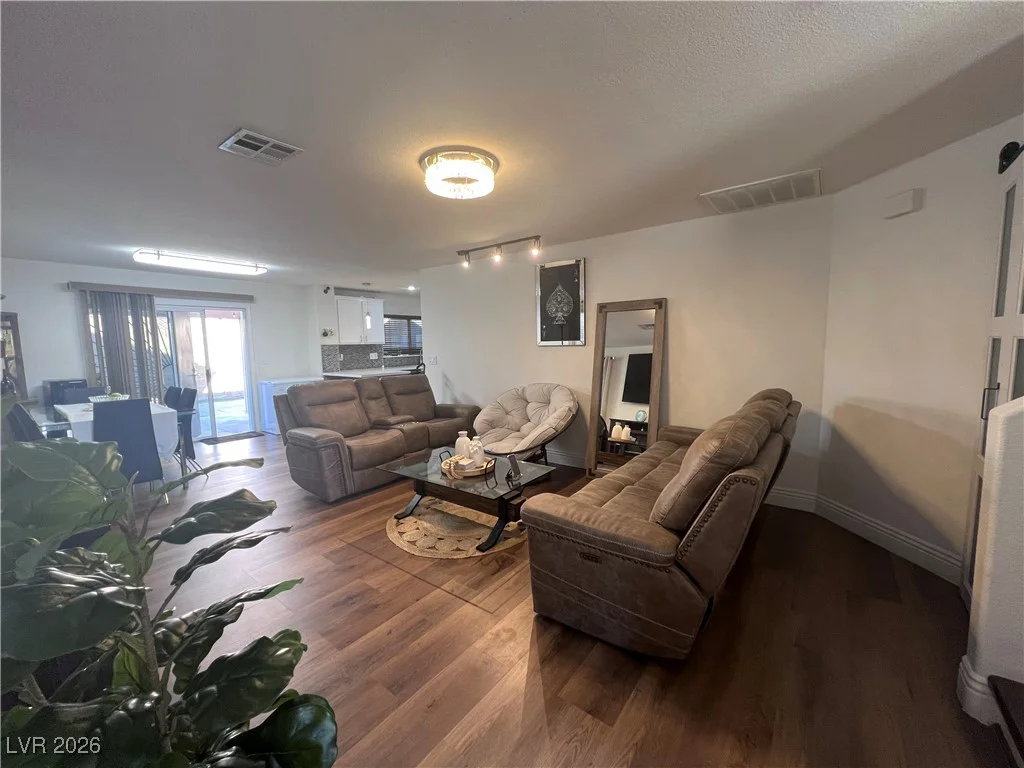 6370 Haleh, Las Vegas, NV 89141