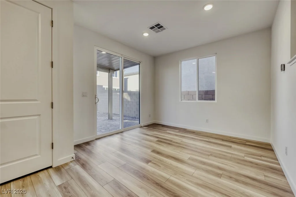 8496 Agate, Las Vegas, NV 89113