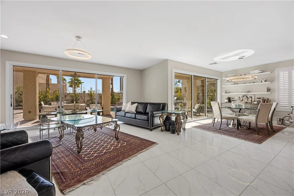 10721 Capesthorne, Las Vegas, NV 89135