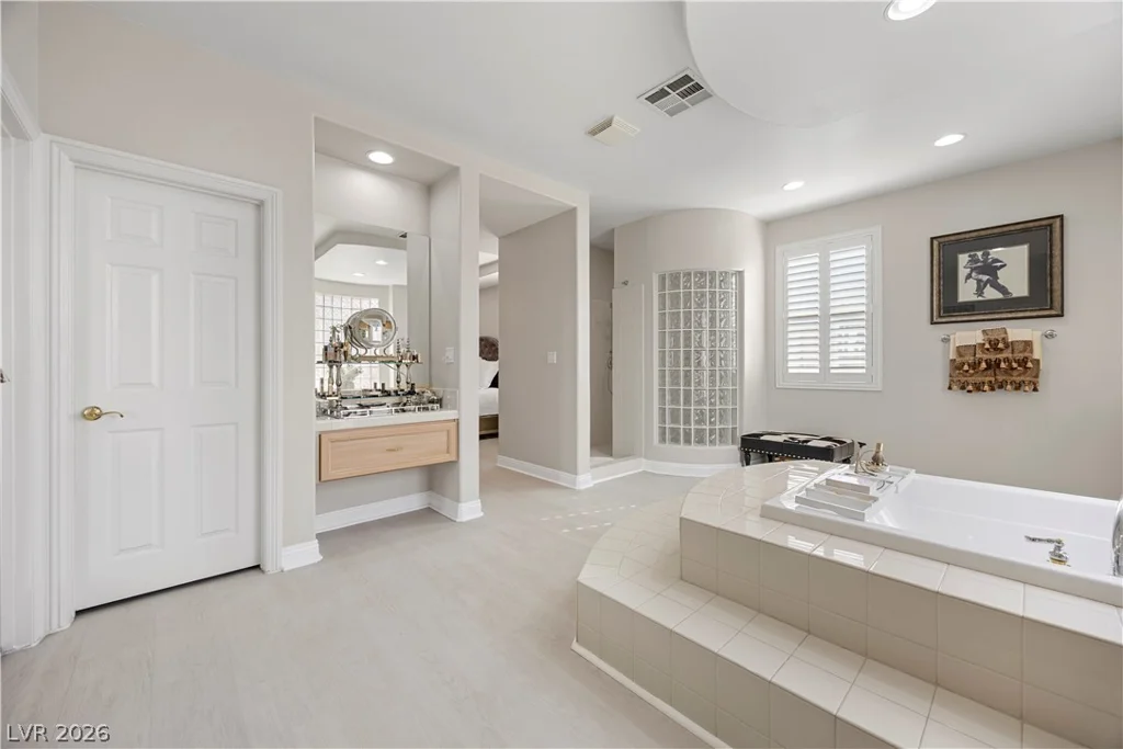 10721 Capesthorne, Las Vegas, NV 89135