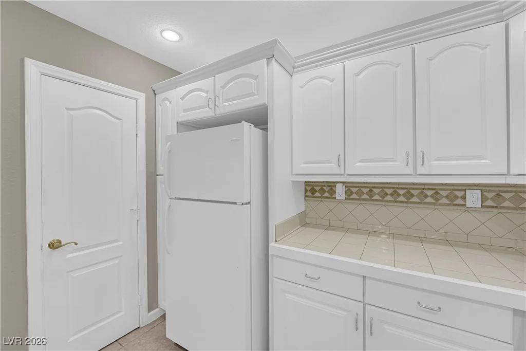 6500 Brushwood, Las Vegas, NV 89107