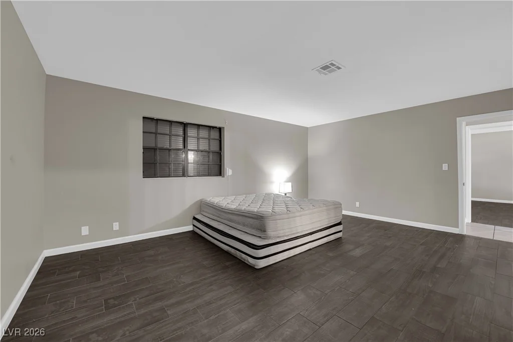 6500 Brushwood, Las Vegas, NV 89107