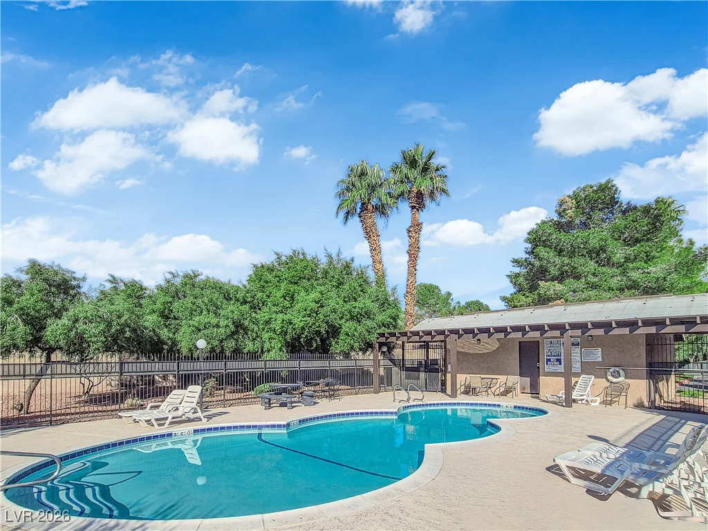 6500 Brushwood, Las Vegas, NV 89107