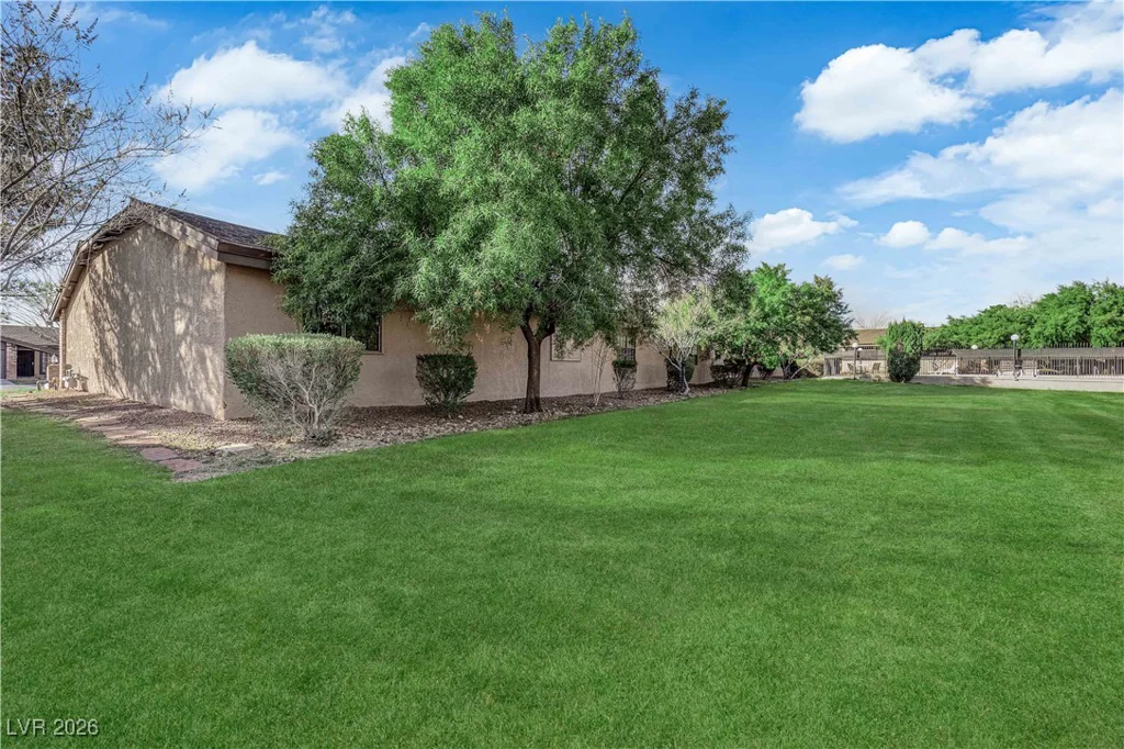 6500 Brushwood, Las Vegas, NV 89107