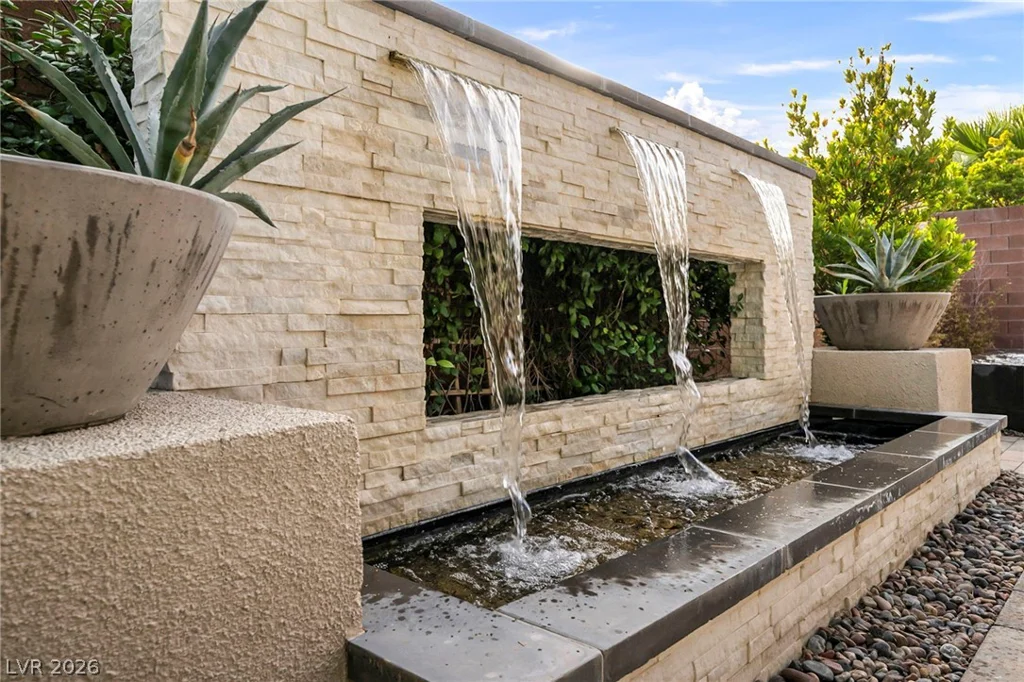 10263 Jade Gardens, Las Vegas, NV 89135