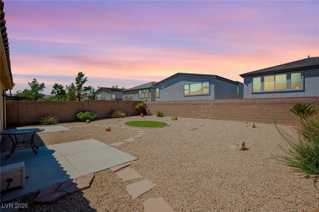 7532 Coyote Cave, Las Vegas, NV 89113