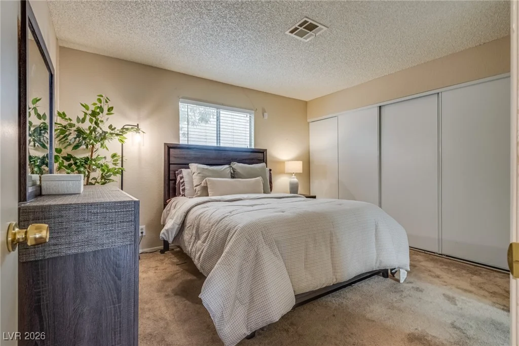 904 Boulder Springs, Las Vegas, NV 89128