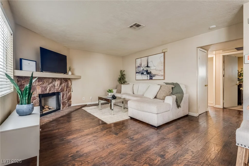 904 Boulder Springs, Las Vegas, NV 89128