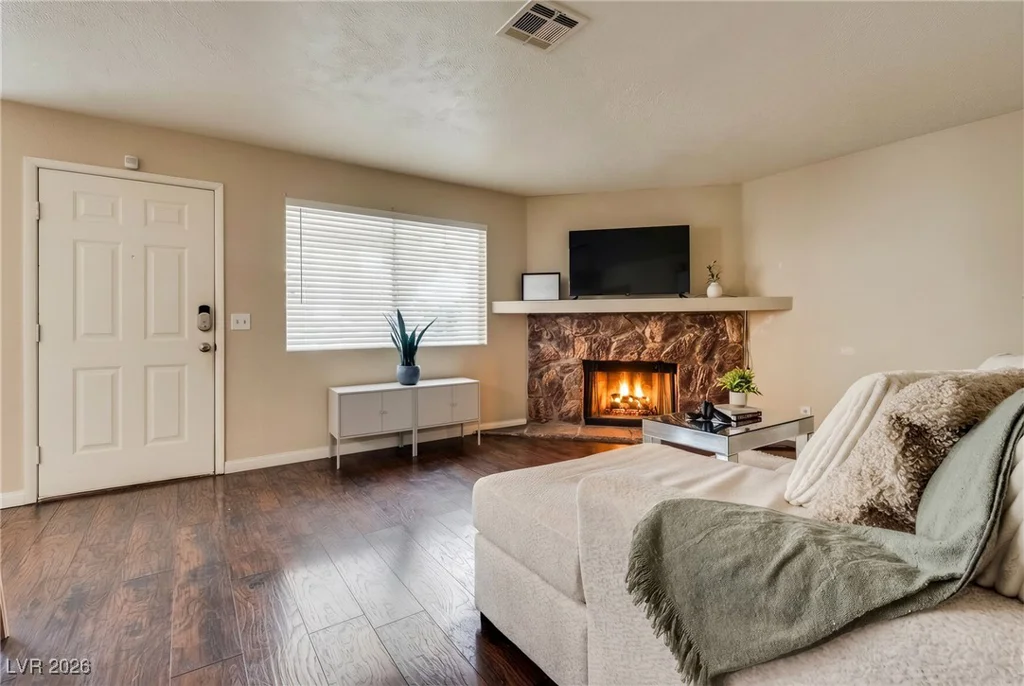 904 Boulder Springs, Las Vegas, NV 89128