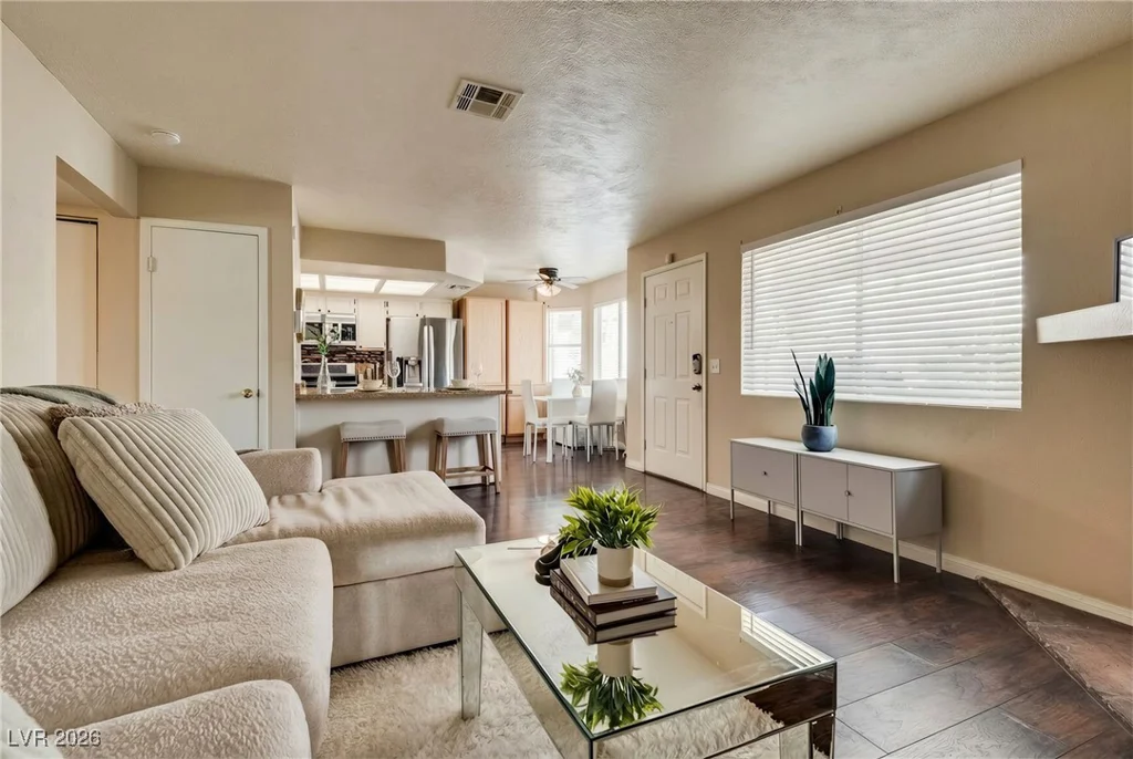 904 Boulder Springs, Las Vegas, NV 89128