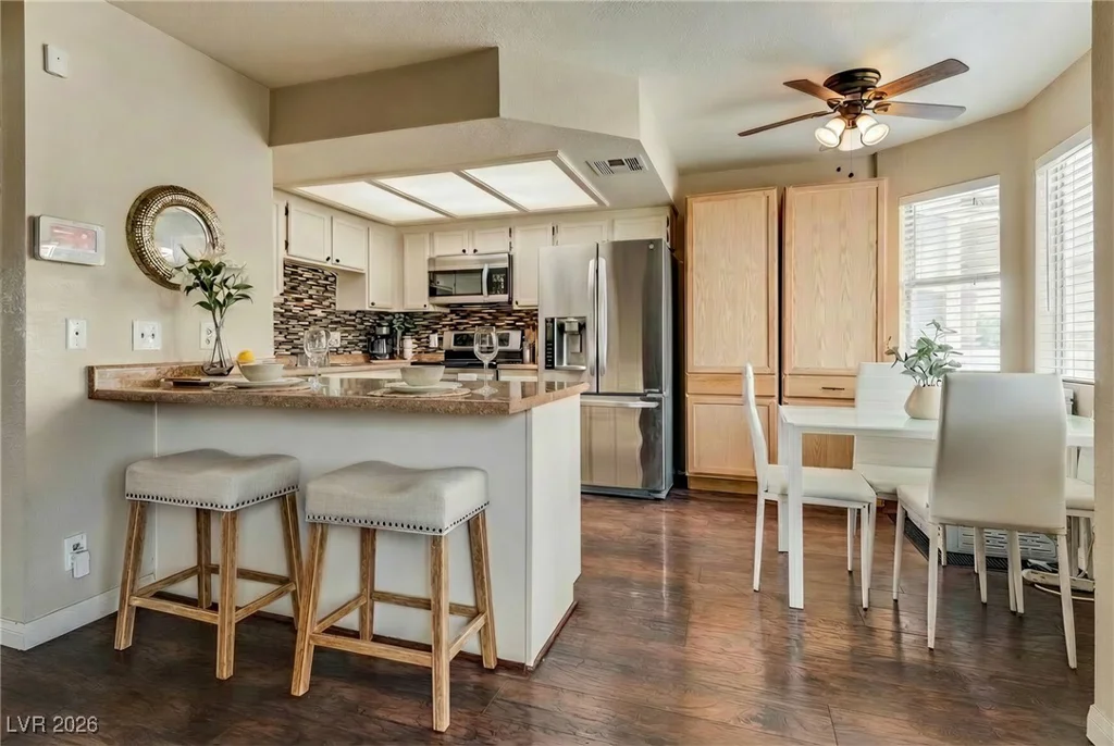 904 Boulder Springs, Las Vegas, NV 89128