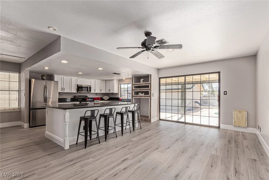 5905 Paseo Montana, Las Vegas, NV 89108