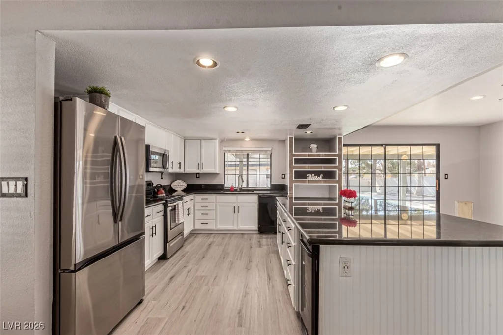 5905 Paseo Montana, Las Vegas, NV 89108