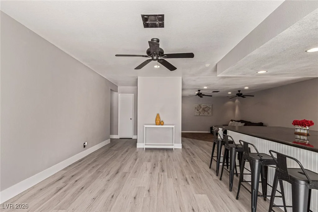 5905 Paseo Montana, Las Vegas, NV 89108
