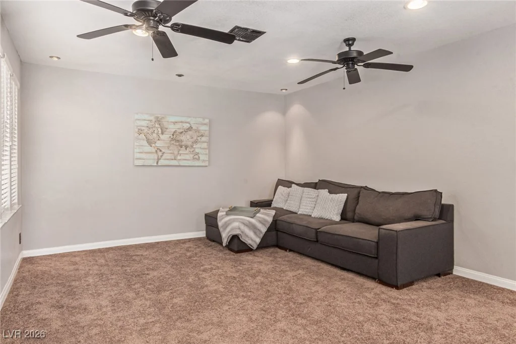 5905 Paseo Montana, Las Vegas, NV 89108