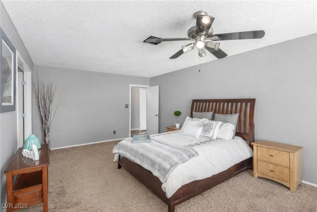 5905 Paseo Montana, Las Vegas, NV 89108