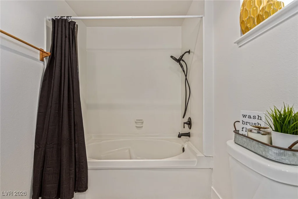 5905 Paseo Montana, Las Vegas, NV 89108