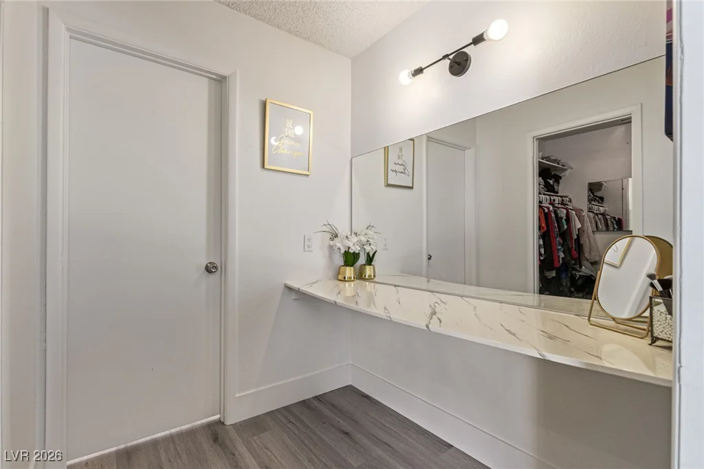 5905 Paseo Montana, Las Vegas, NV 89108