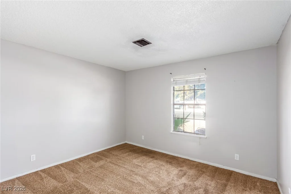 5905 Paseo Montana, Las Vegas, NV 89108
