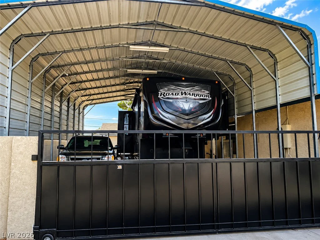 5905 Paseo Montana, Las Vegas, NV 89108