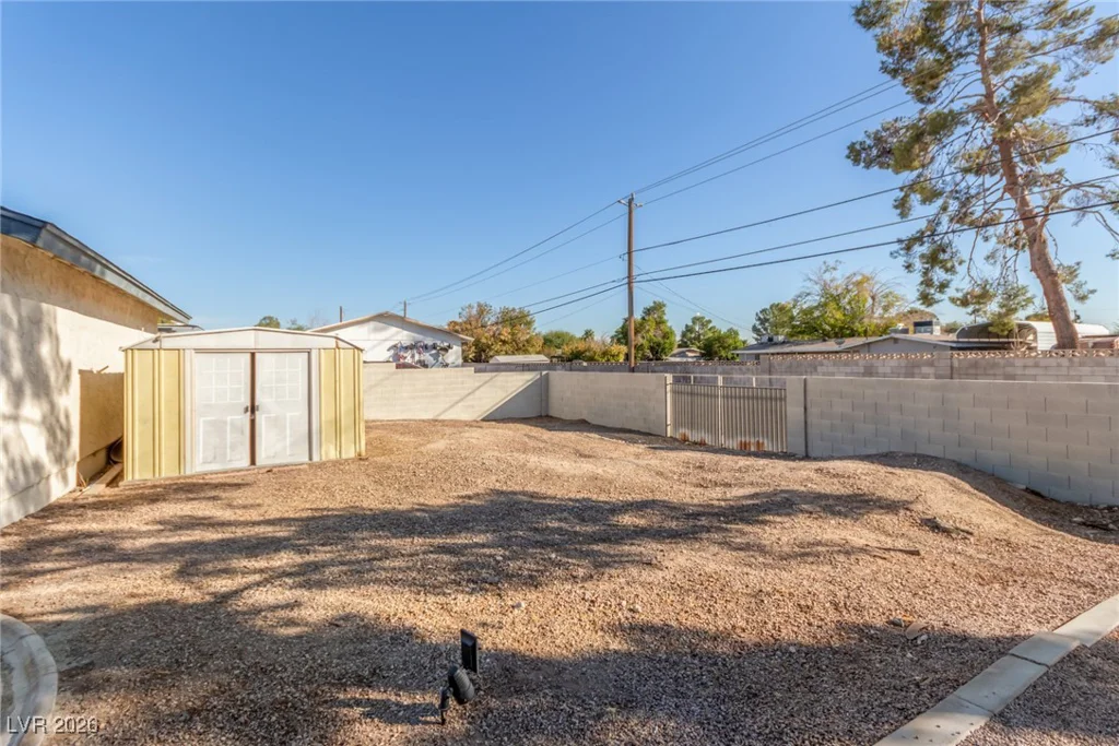 5905 Paseo Montana, Las Vegas, NV 89108