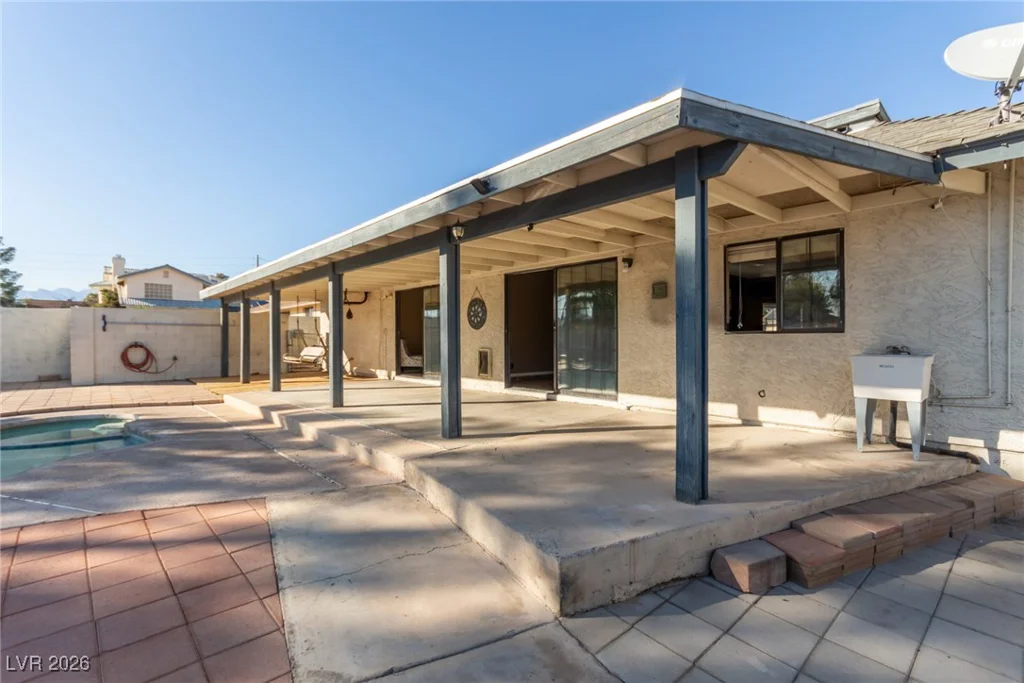 5905 Paseo Montana, Las Vegas, NV 89108