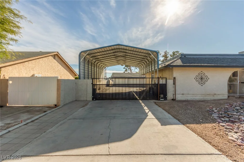 5905 Paseo Montana, Las Vegas, NV 89108