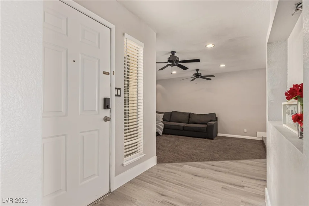 5905 Paseo Montana, Las Vegas, NV 89108