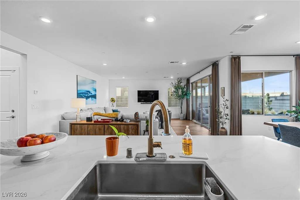 10416 Smokey Mariposa, Las Vegas, NV 89166