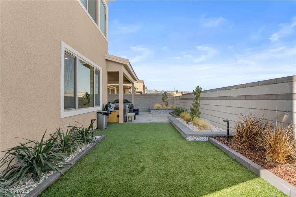 10416 Smokey Mariposa, Las Vegas, NV 89166