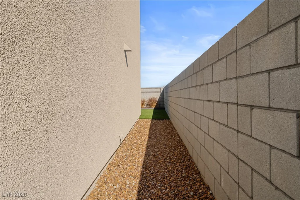 10416 Smokey Mariposa, Las Vegas, NV 89166
