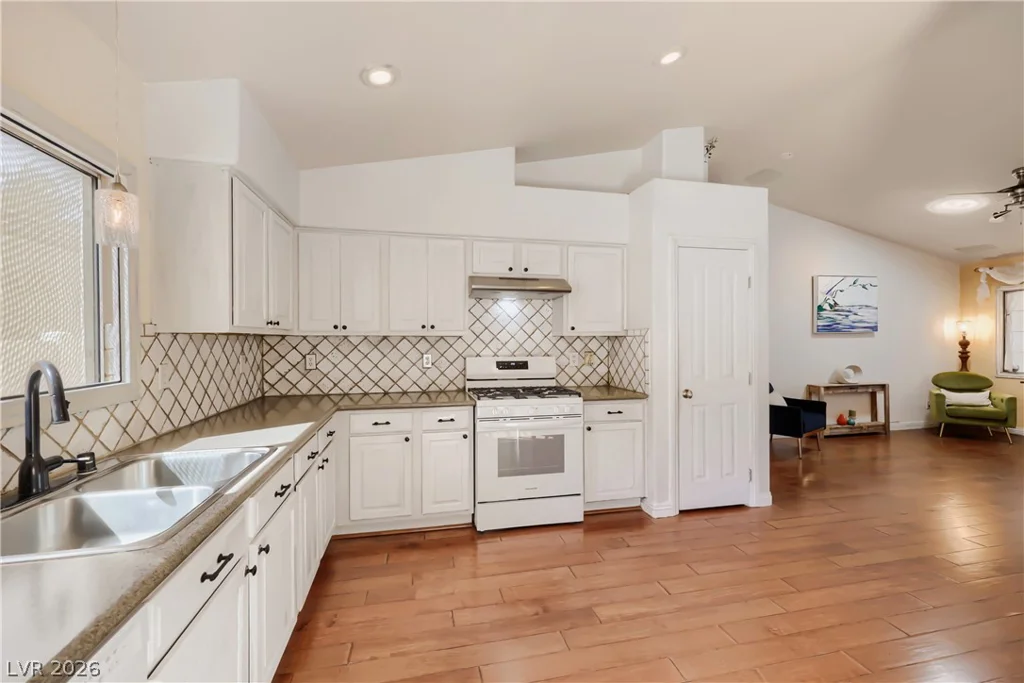8543 Lakota, Las Vegas, NV 89123